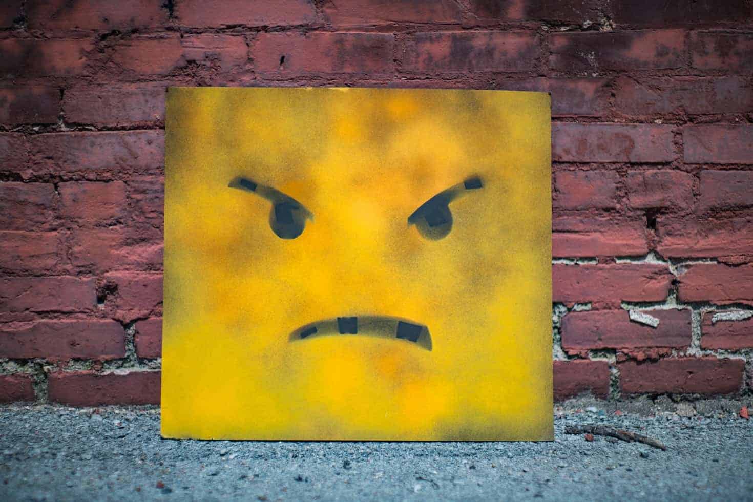 How to Deal with Angry Customers in a Call Center