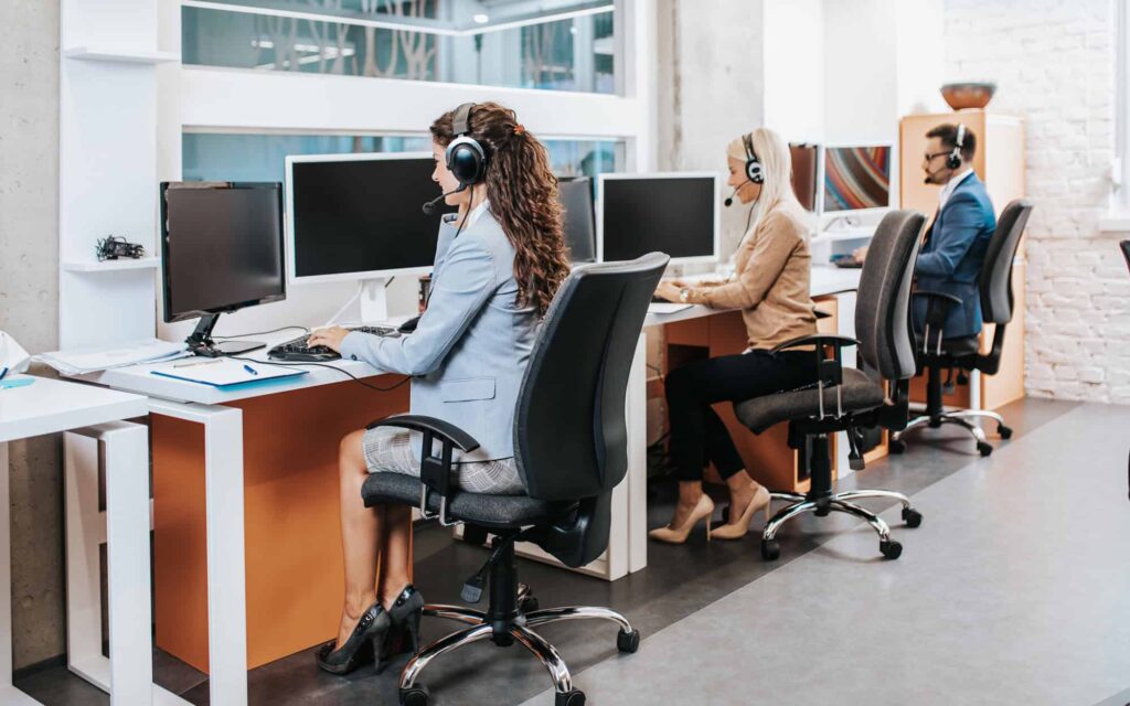 How to Handle High-Call Volume Periods With Call Center Solutions